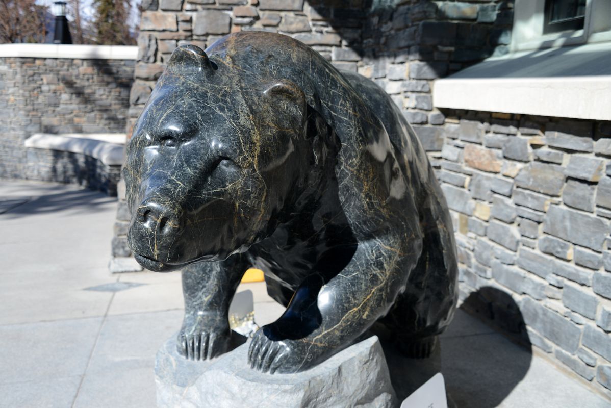 17B Bear Statue Welcome You To Banff Springs Hotel